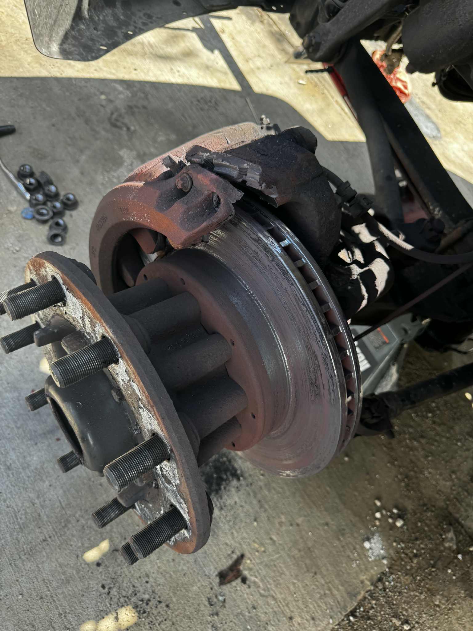 Commercial truck tire replacement service